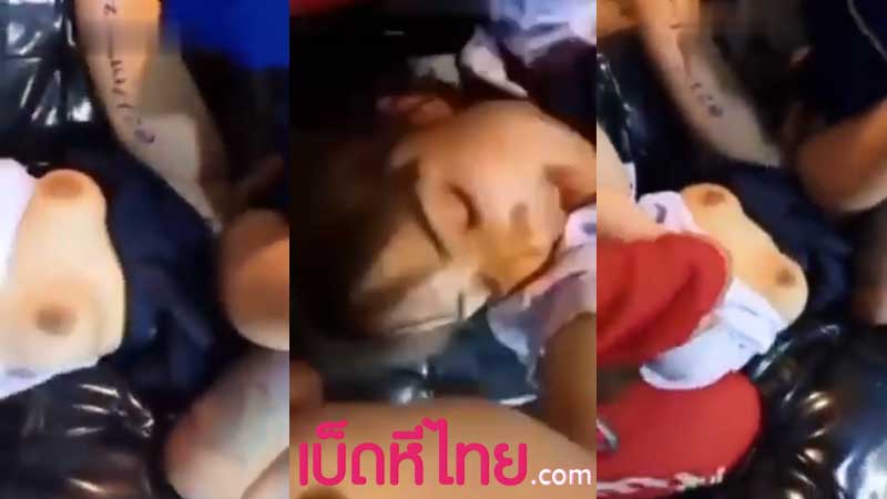 คลิปหลุดนักเรียน วัยรุ่นมอมเหล้าเพื่อนจับเย็ดคาชุดxxx รุมโทรมข่มขืนสาวมัธยมน่ารักนมใหญ่ โดนเย็ดหีร้องลั่น จับมัดมือสลับกันเย็ดจนน้ำแตก
